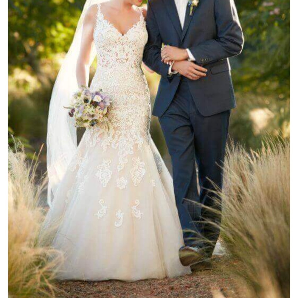 Essence of Australia D2281 Sz 8 Wedding dress